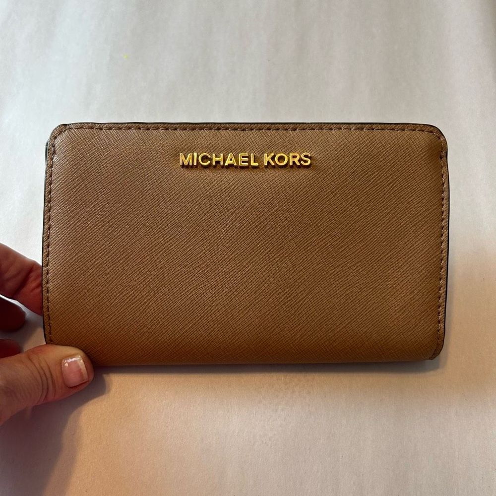 Michael Kors Medium Size Wallet Tan